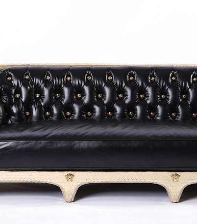 Honeycomb sofa من فرساتشي