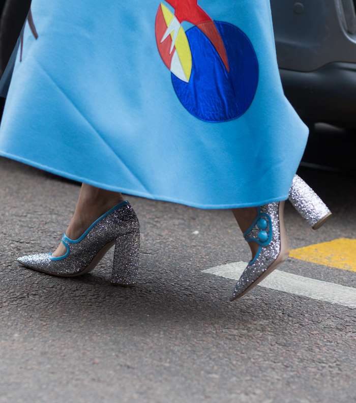 موضة احذية الترتر المروسة من ميو ميو من شوارع ميلانو