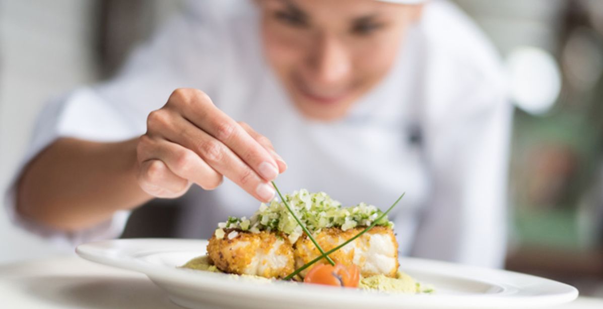 المأكولات المغطسة بالذهب وصلت الى دبي وتساعدك على انقاص الوزن