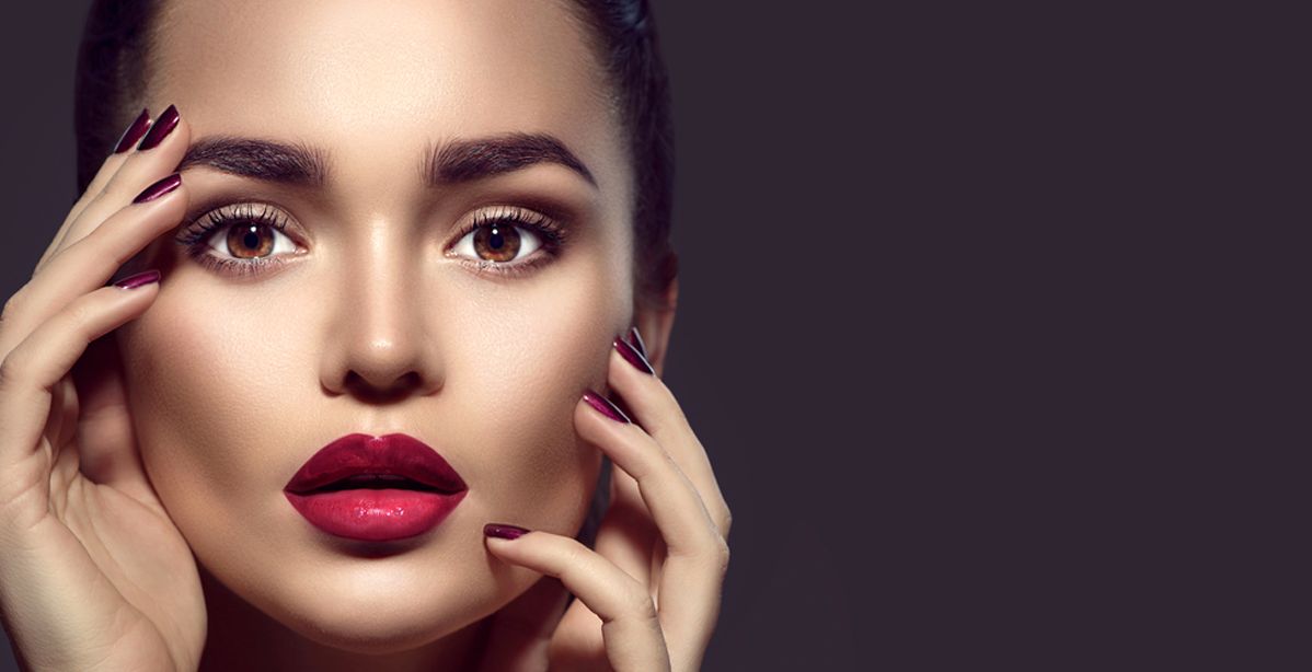 كونتورينغ جديد لتكبير الشفاه وإبرازها... النتيجة ستذهلك