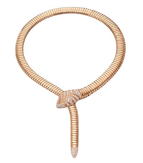 من اجمل المجوهرات التي اخترناها لك هذا العقد من بولغري من مجموعة Serpenti