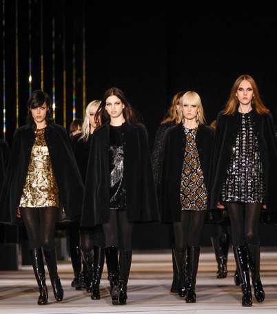 بالصور، إليك تصاميم Saint Laurent Paris لشتاء 2015