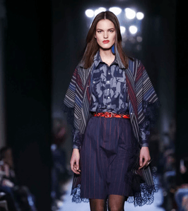 موضة التنورة المقلمة بقصة الـ A Line من alexis Mabille لشتاء 2017