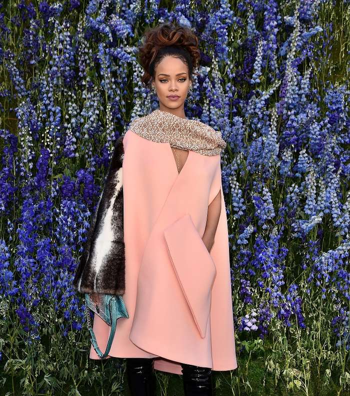 ريهانا من نساء ديور في عرض الازياء الراقية لشتاء 2016