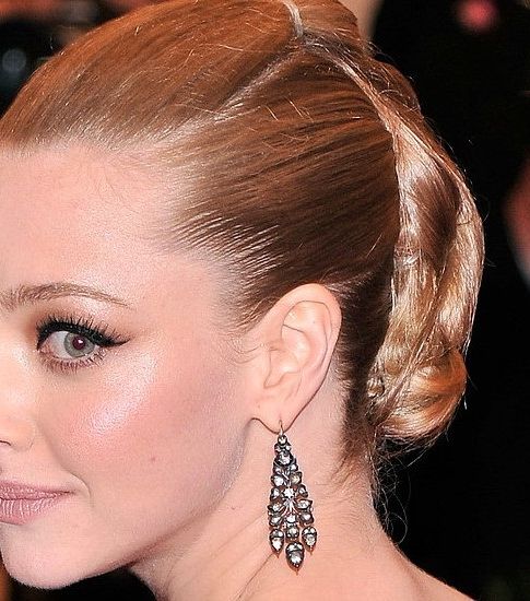 أماندا سيفريد والبشرة المتوهجّة المشعة