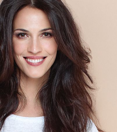 بشرة شابة مع UNE