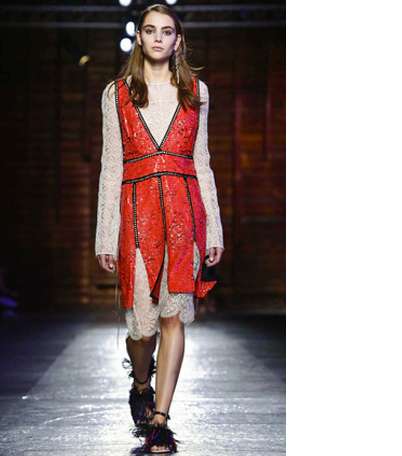 عرض ازياء اميليو بوتشي لصيف 2016 من اسبوع الموضة في ميلانو