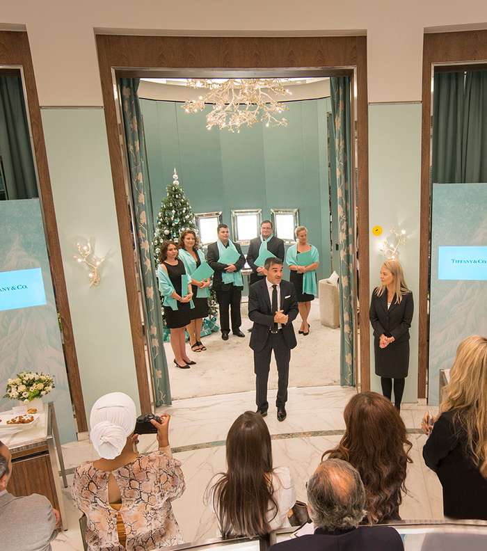 احتفال .Tiffany & Co كشف عن واجهات الأعياد في دبي مول