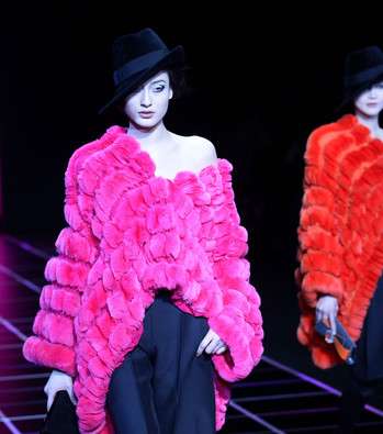 إكتشفي مع ياسمينة آخر تطورات دار Giorgio Armani