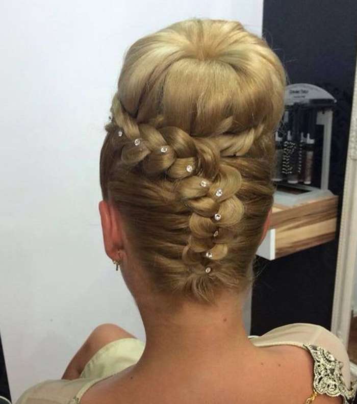 اختاري تسريحة سندريلا مع لمسة عصرية من هذه المجموعة