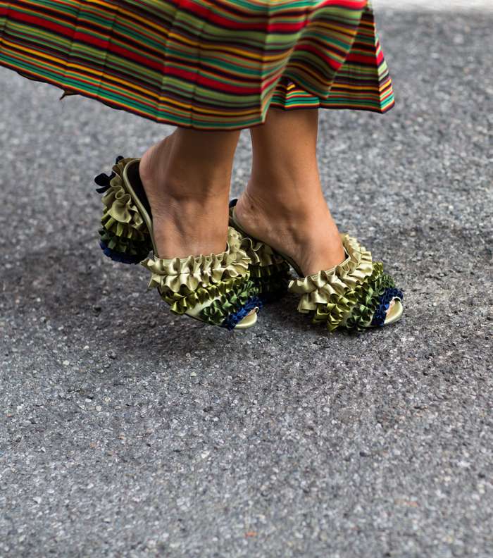 حذاء المول من الجلد وبالكشاكش من شوارع ميلانو