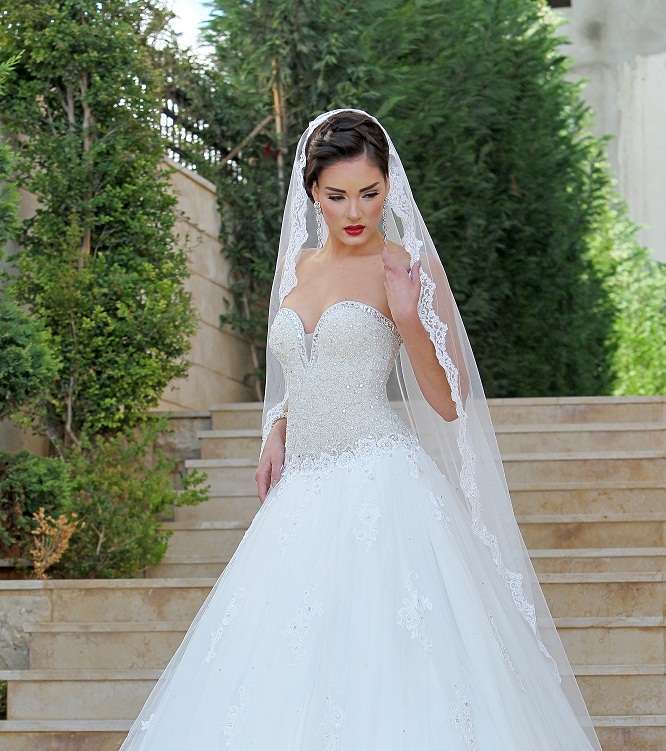 الطرحة الطويلة ترافق فساتين زفاف المصمم غابي صليبا 