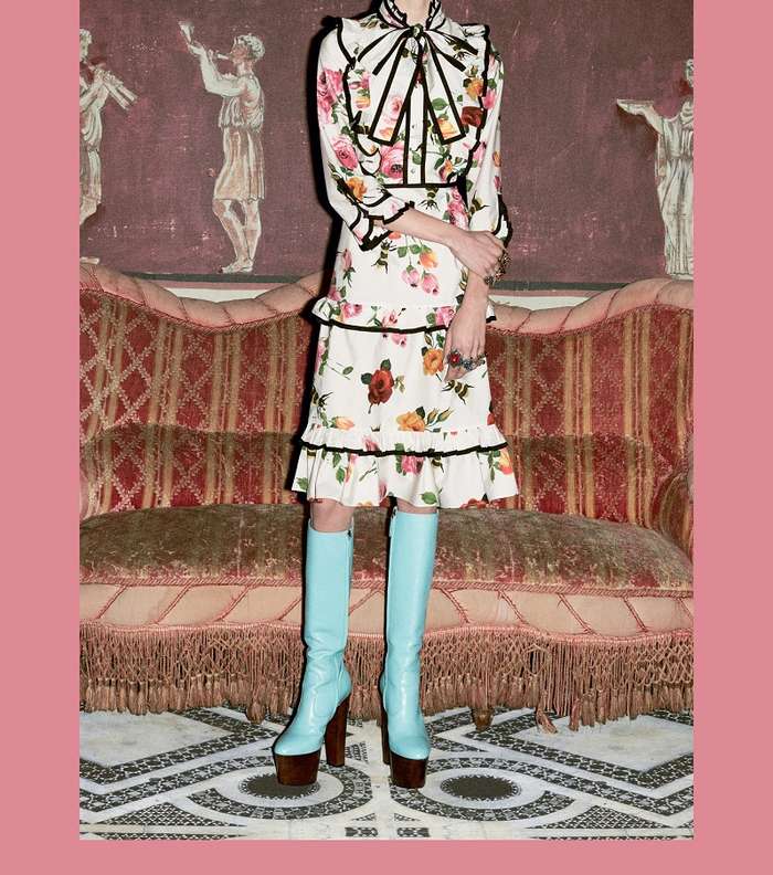 موضة الفستان المطبع مع الكشاكش على الياقة من مجموعة قوتشي ما قبل خريف 2016