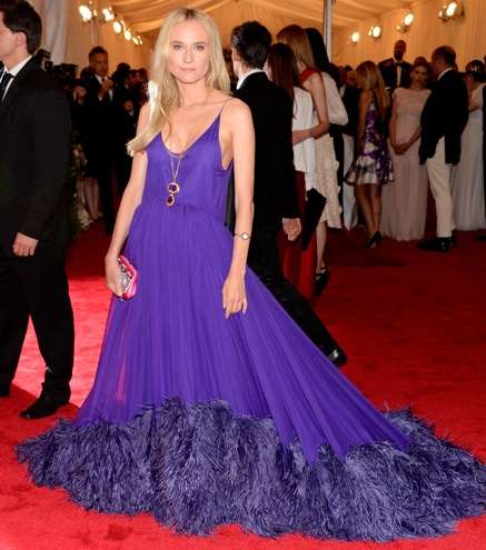 أجمل التصاميم من الرّيش في حفل الـMet