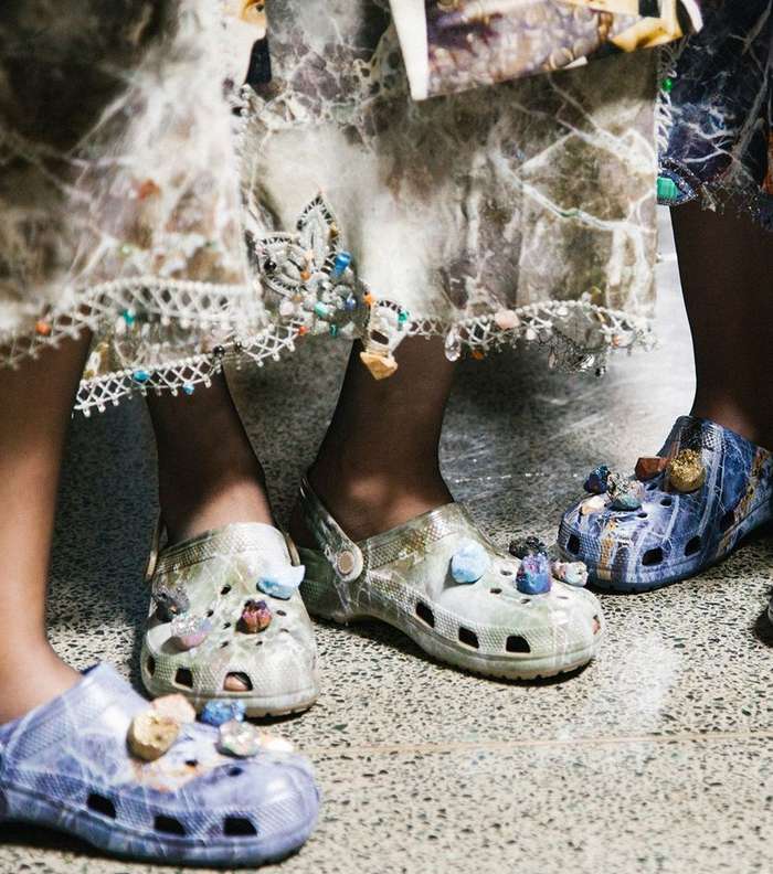 حذاء الـ Crocs يعود مع علامة كريستوفر كاين