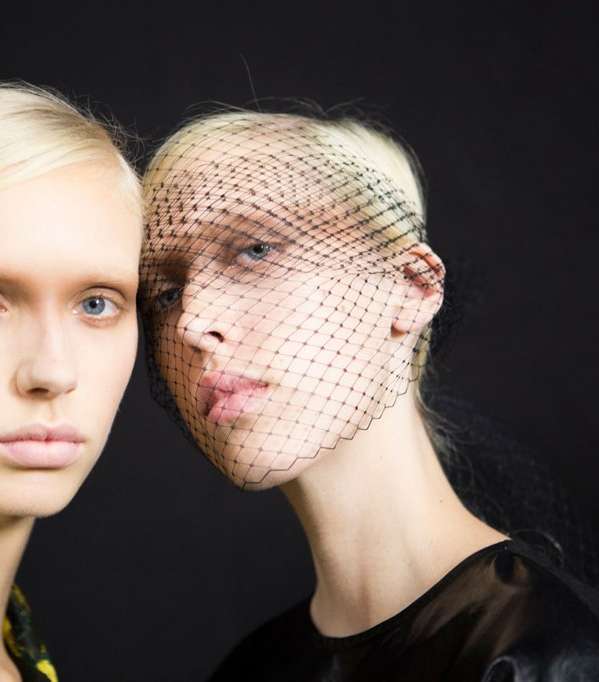 ظلال العيون في عرض Dries van Noten