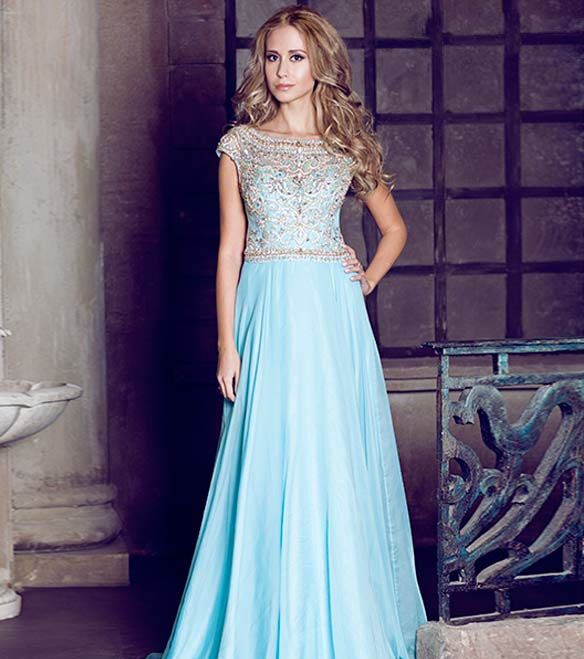 فستان أزرق مكلي