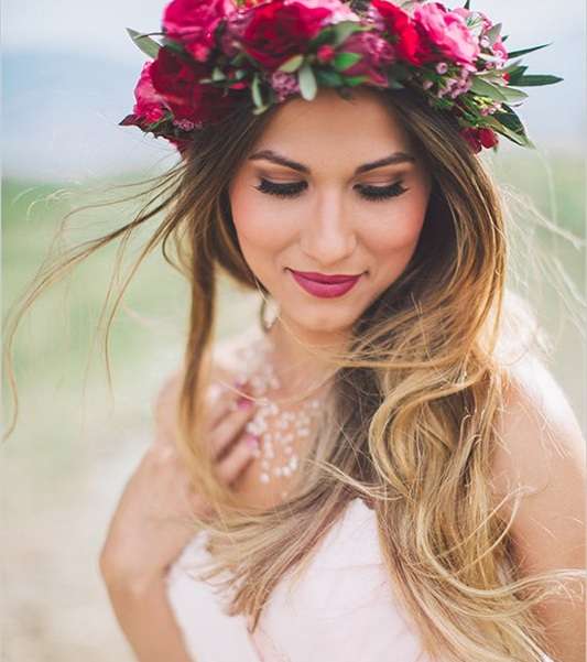 صور اجمل تسريحات مع تاج لسهراتك