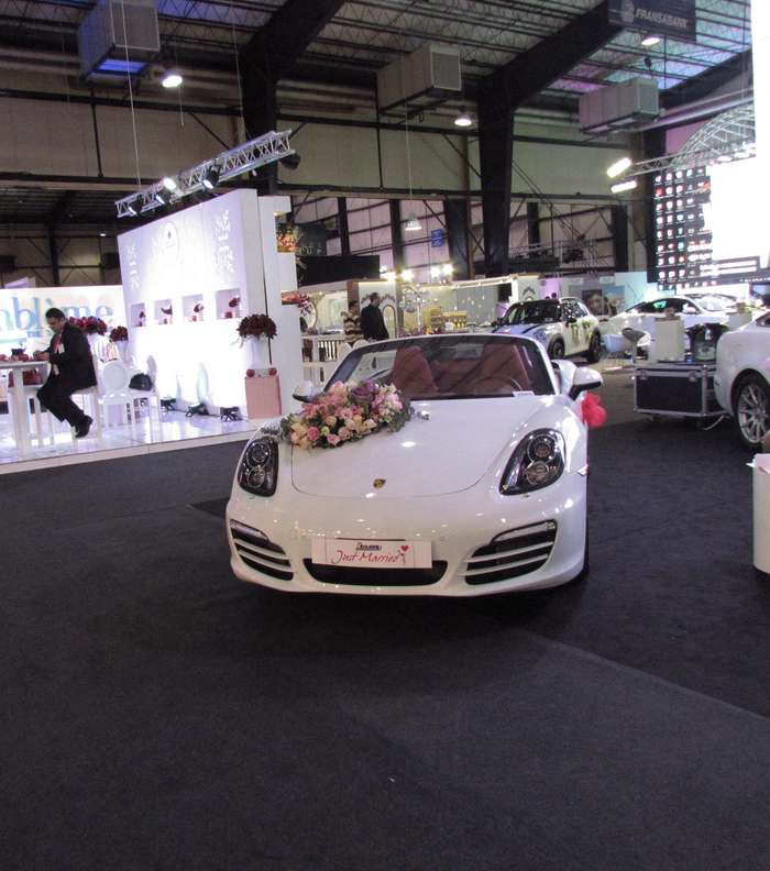 سيارات الأفراح كان لها حصّة كبيرة في المعرض 