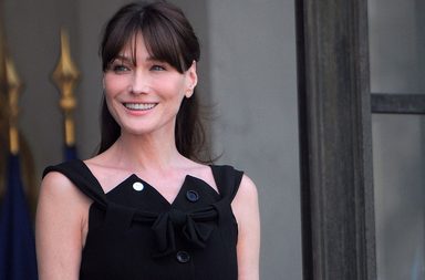 أسرار جمال كارلا بروني وشبابها في الخمسين!