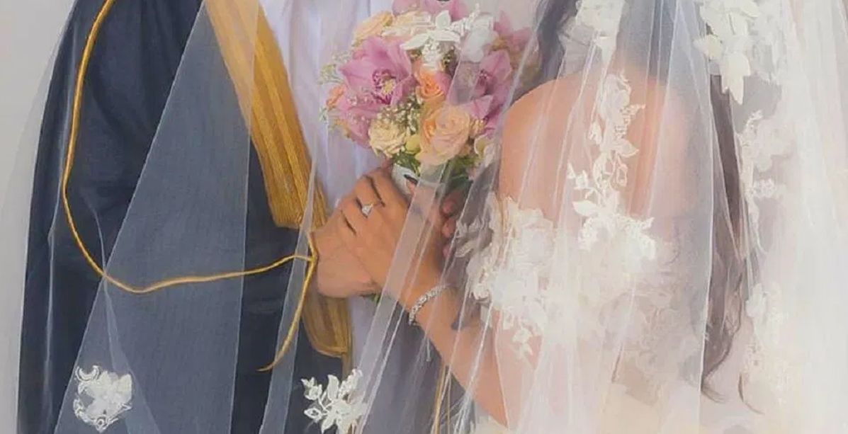 سعودية تتزوج حبيبها بعد جدال 10 سنوات في المحاكم مع أشقاءها