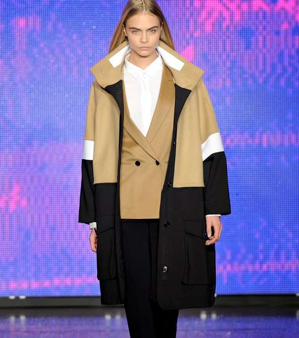 ارتدي المعاطف الفضفاضىة في شتاء 2014 واختاريها من DKNY