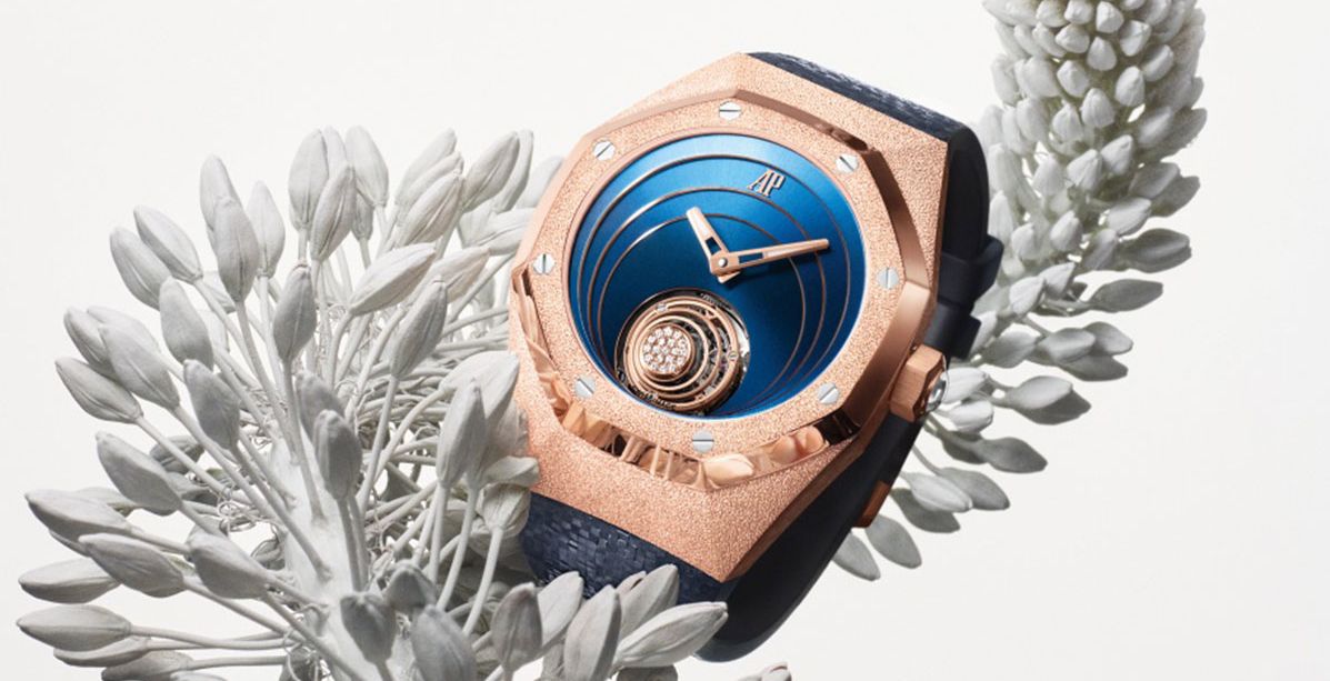 لماذا تريد كل إمرأة عربيّة الحصول على أحدث ساعة رويال أوك من أوديمار بيغيه؟