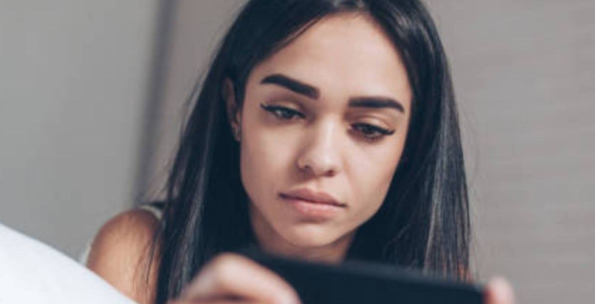 لماذا توقّف فجأة عن متابعتك على السوشيل ميديا؟