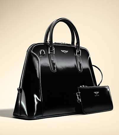 حقيبة كلاسيكية باللون الأسود مع محفظة صغيرة من Bentley