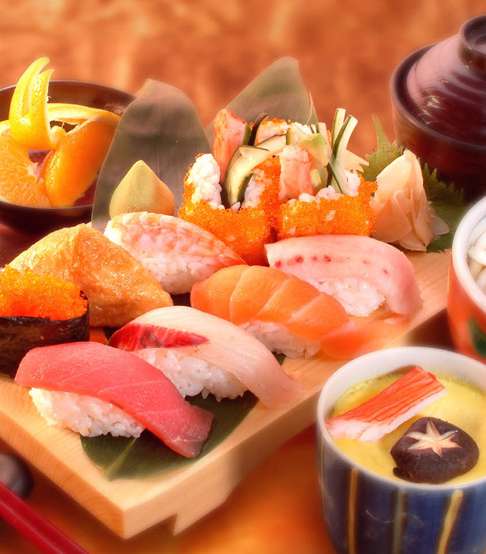 المطبخ الياباني قوامه السمك والأرز ، أهو سرّ العمر الطويل؟