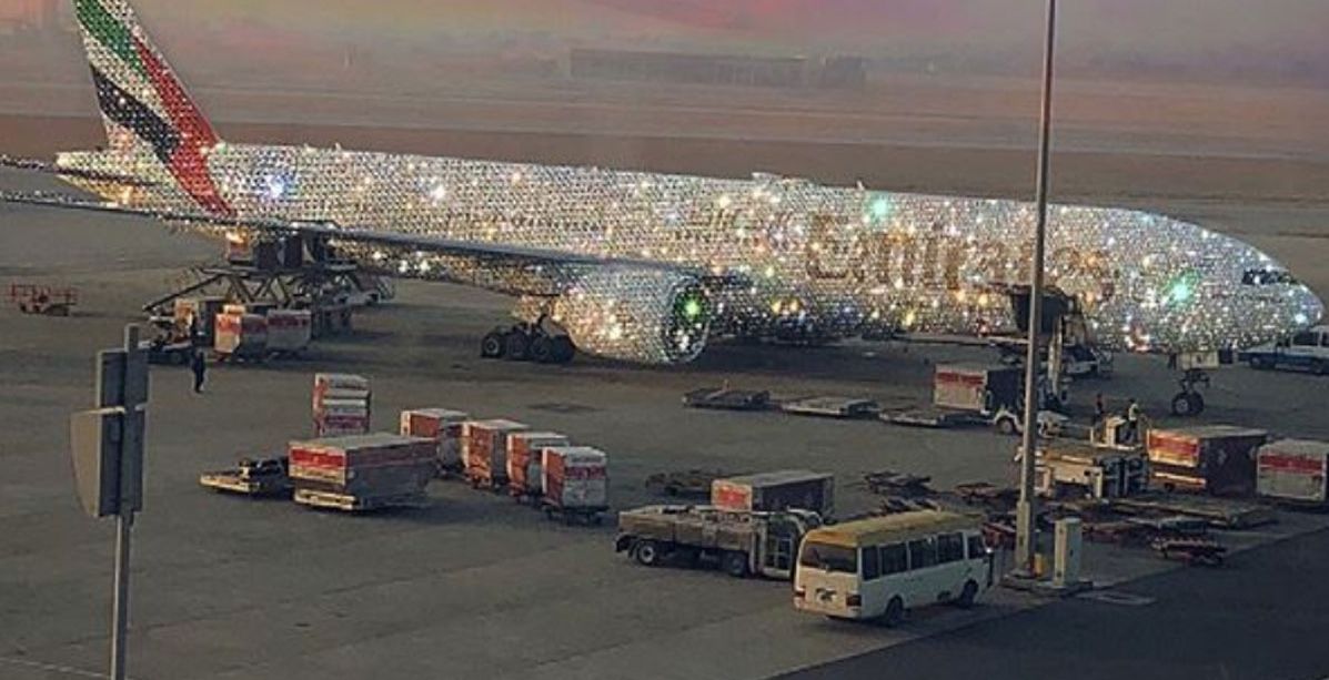 الطائرة المرصعة بالماس