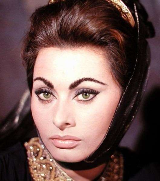 ماكياج العصر الذهبي بإطلالة صوفيا لورين