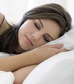 طرق النوم والتجاعيد