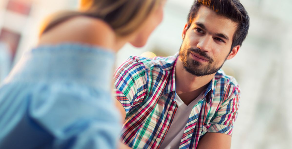 بماذا يفكر الرجل حين يرى إمرأة لا تضع الماكياج؟