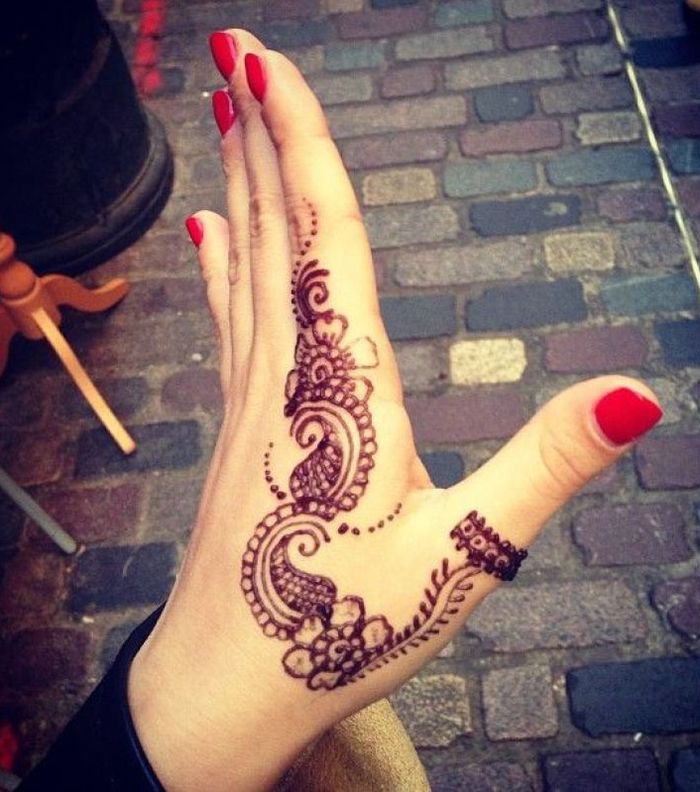 رسومات حنة بسيطة للعروس