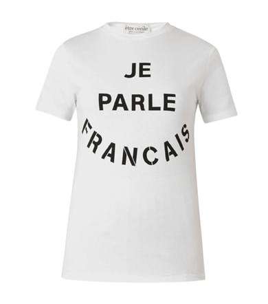 لاطلالة مميزة، اختاري الـ T Shirt المطبعة بالكتابات