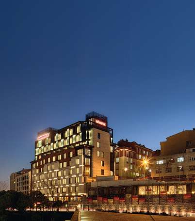 موفنبيك القرن الذهبي في اسطنبول