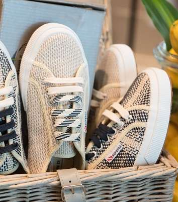 تعرفي على منتجات علامة Weekend Max Mara