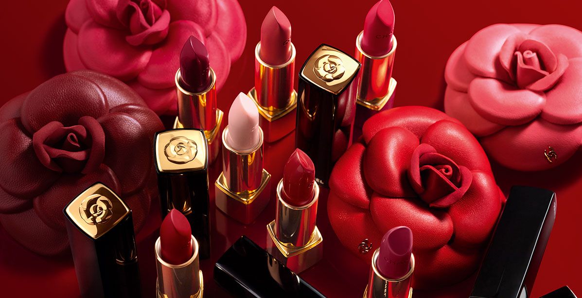 Rouge Allure Camélia: أحمر شفاه ينطق بمفردات الحب من CHANEL
