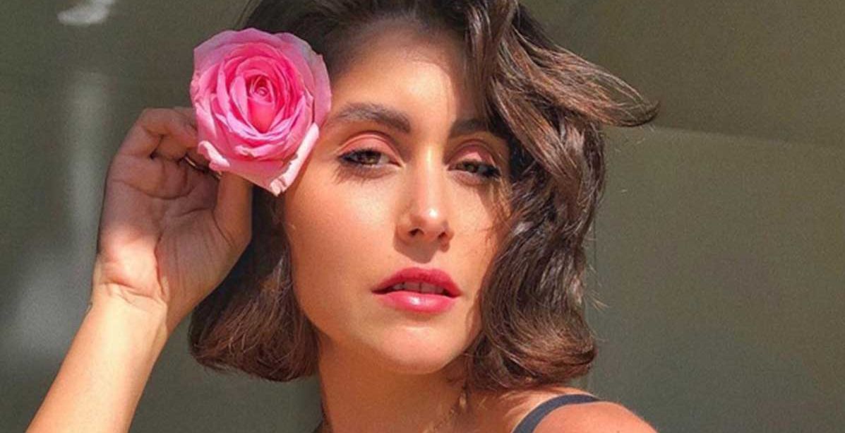 نور عريضة عروس عرض أزياء نيكولا جبران في أسبوع الهوت كوتور في باريس