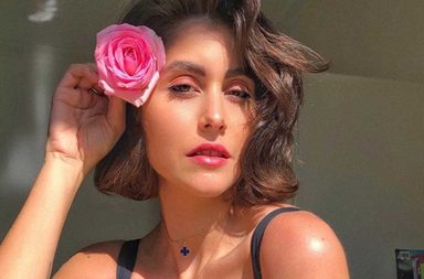 نور عريضة عروس عرض أزياء نيكولا جبران في أسبوع الهوت كوتور في باريس