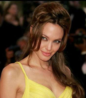 إطلالة كسرت تقليديّتها في بعض المرات ولو بخجل