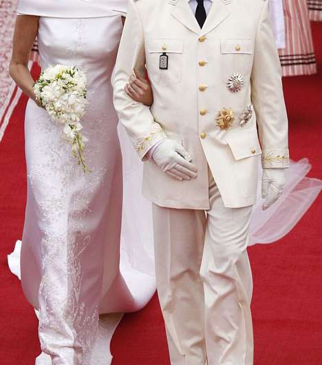 فستان زفاف تشارلين زوجة الأمير ألبير دو موناكو من توقيع أرماني