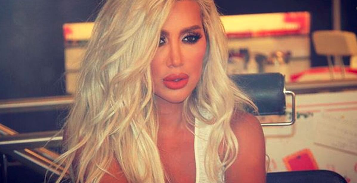 لحظة ساخنة لمايا دياب على الشاطئ... لن تصدقي كيف استعرضت قوامها بالبيكيني!