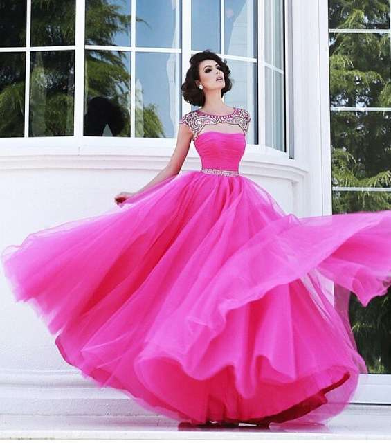 صور موديلات فساتين من الانستقرام