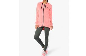 ملابس رياضية للبنات