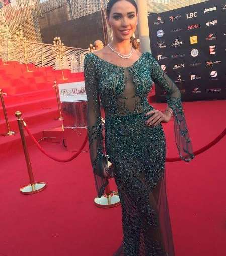 دليدا خليل بفستان من الترتر من تصميم جان شارل زكريا في حفل بياف 2017