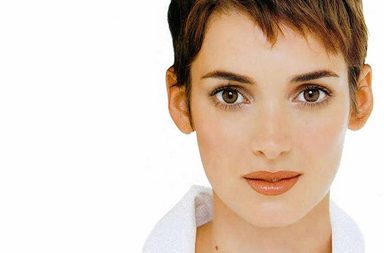 بالصور، 2015 تتذّكر أبرز قصات وتسريحات الشعر التي عادت إليها من التسعينيات