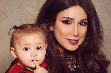 ديما صادق واطلالاتها مع ابنتها ورد