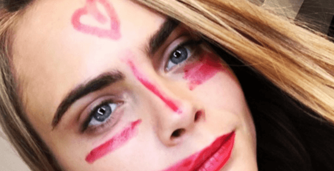 كارا ديلفين تدعم حملة سرطان العنق